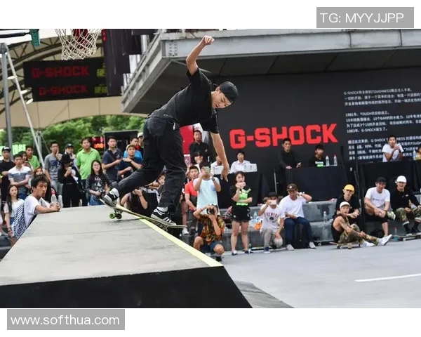 重庆滑板队在全国街舞大赛中逆袭成功展现青春热血与团队精神 重庆滑板队在全国街舞大赛中逆袭成功展现青春热血与团队精神